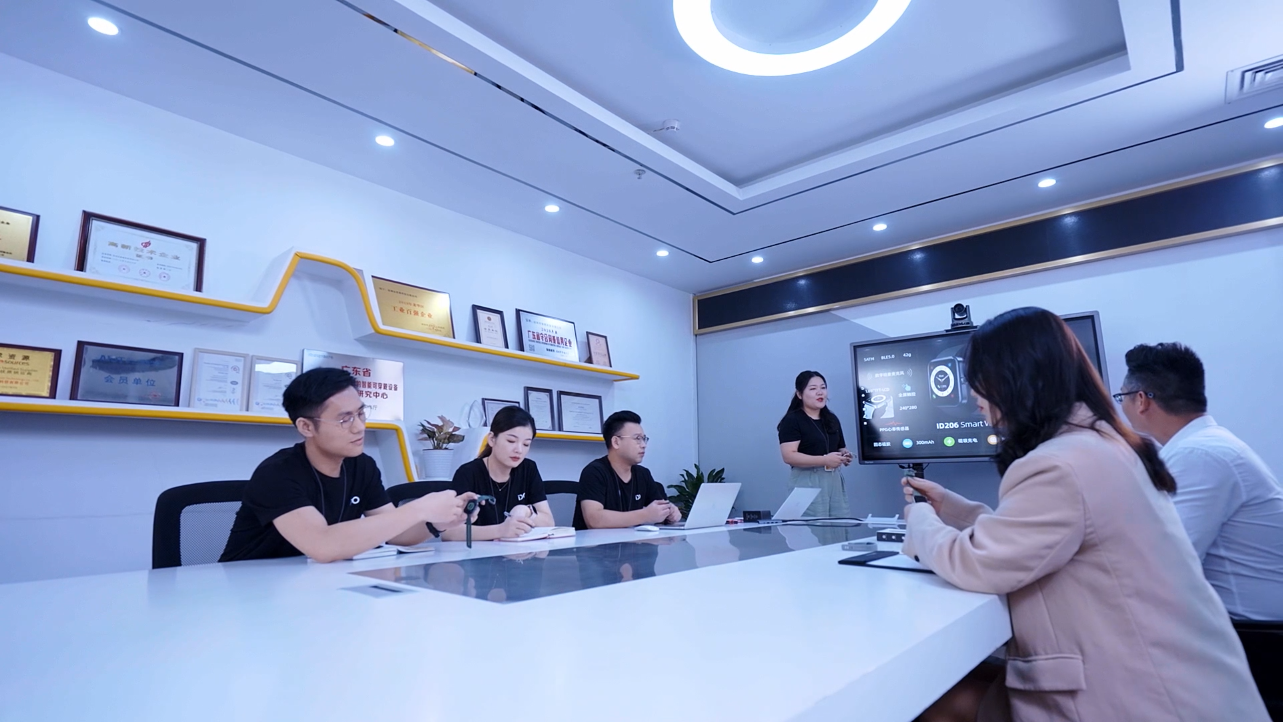 10万块钱的企业宣传片要如何策划并且需要在哪方面合理控制预算呢？